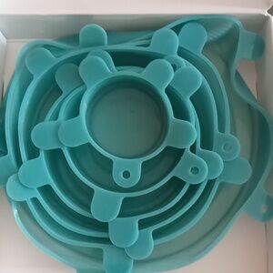 Norwex stretchy silicone lids